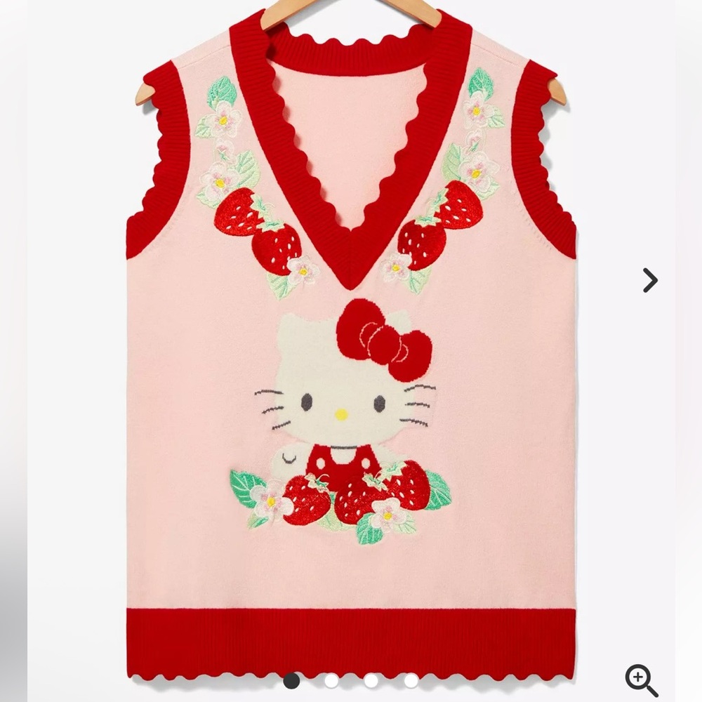 NWOT Sanrio Hello Kitty Strawberry Floral
Women's Vest - BoxLunch Exclusive - Picture 1 of 12